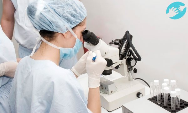 Для диагностики молочницы лучше обратиться к врачу для проведения бактериоскопии